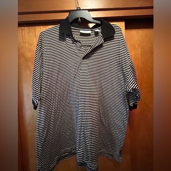 4 men’s short sleeve golf / polo shirts button up at neck with collar. - Picture 3 of 12